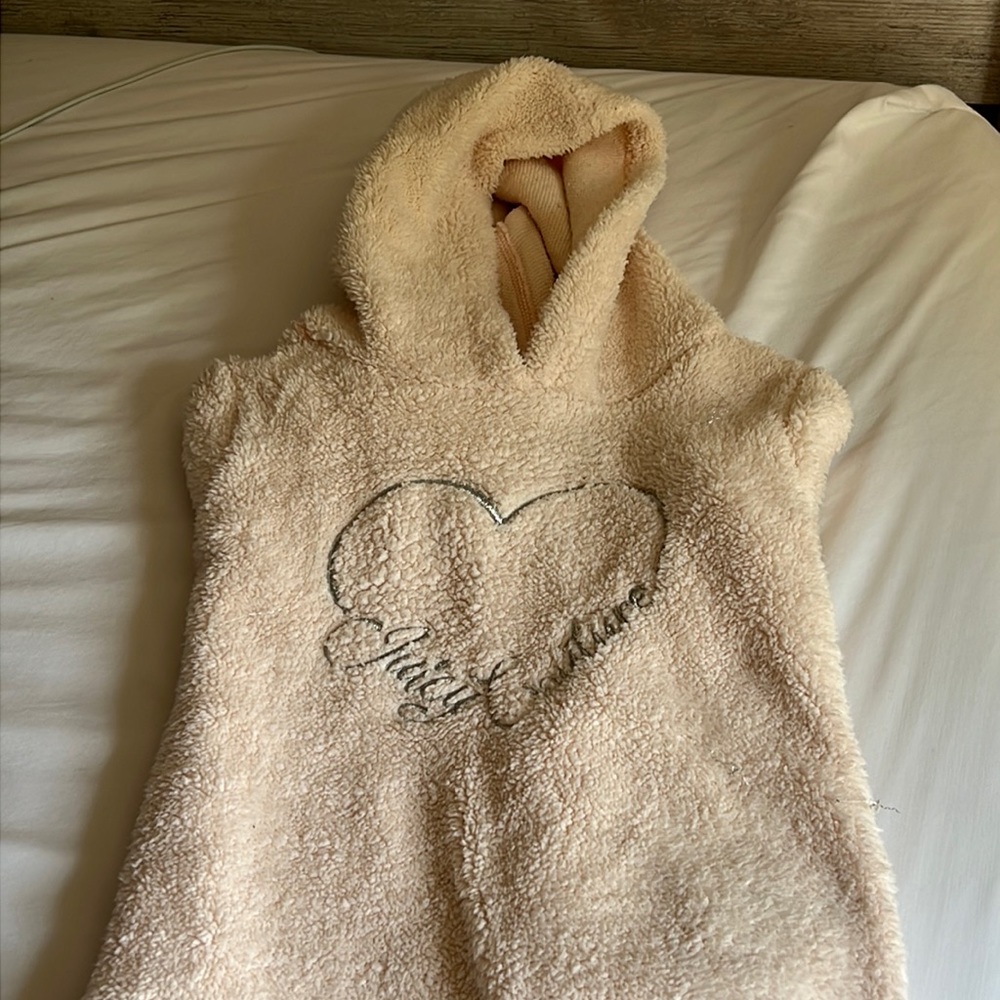 Long sleeve hooded fleece pullover